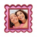 Wavy photo frame magnets